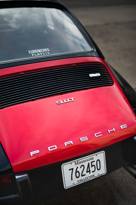Illustration for article titled What It's Really Like To Own A Vintage Air-Cooled Porsche 911